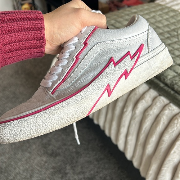 Lightning bolt vans - Picture 3 of 4